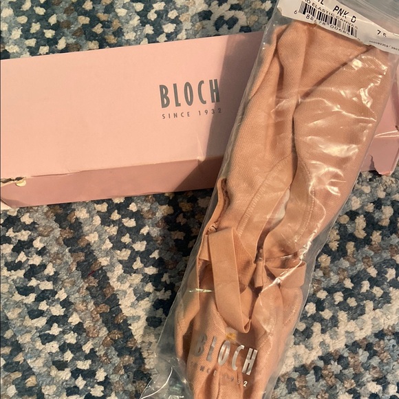 Bloch Ballet Slippers Pro Elastic Canvas in Soft Pink - Picture 1 of 8